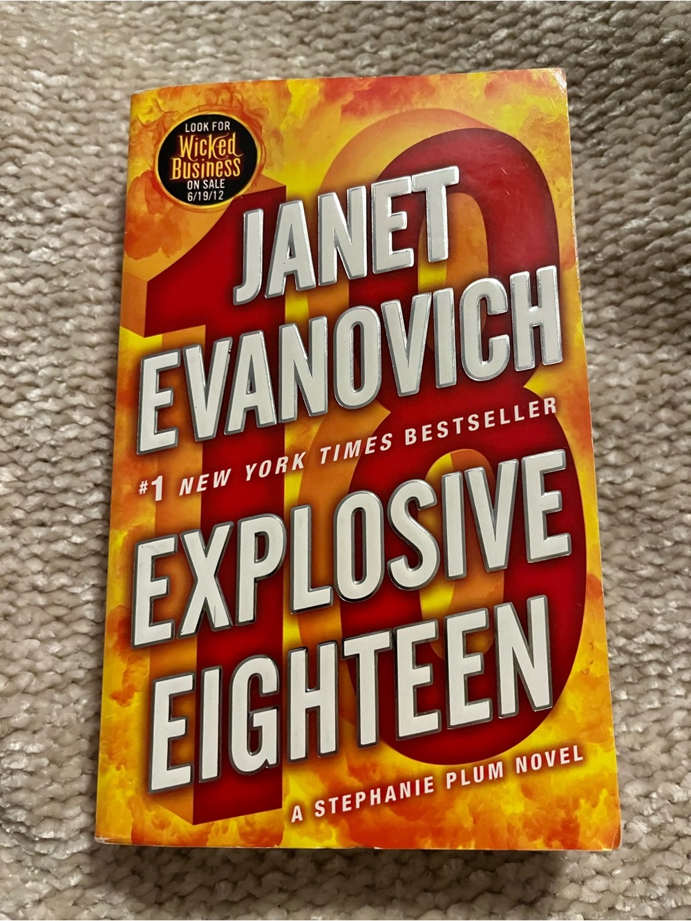 Explosive Eighteen Paperback Book by Janet Evanovich